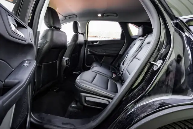 2021 Ford Escape Titanium Hybrid AWD • NAVIGATION • PREM. AUDIO in Cars & Trucks in Kingston - Image 35