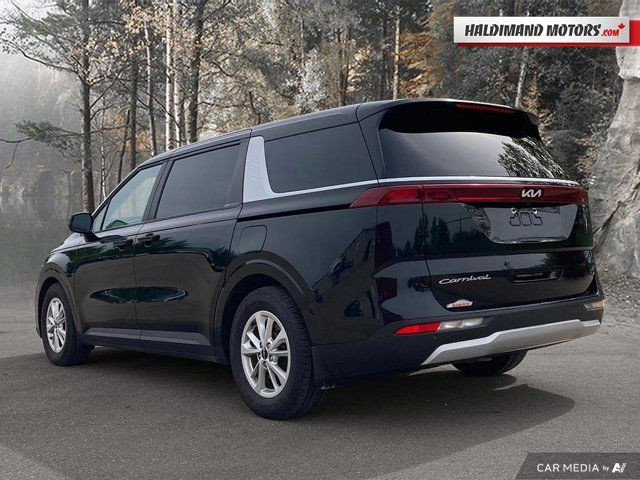 2022 Kia Carnival LX in Cars & Trucks in Hamilton - Image 3