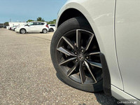 Experience the refined comfort and effortless performance of this 2021 Honda Accord EX-L Sedan. With... (image 9)