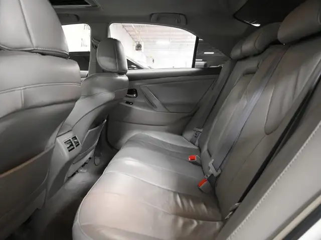 2008 Toyota Camry Hybrid Leather Heated Seats Sunroof Push Butto in Cars & Trucks in Mississauga / Peel Region - Image 24