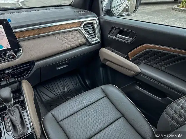 2025 GMC Canyon Denali in Cars & Trucks in Cowichan Valley / Duncan - Image 37