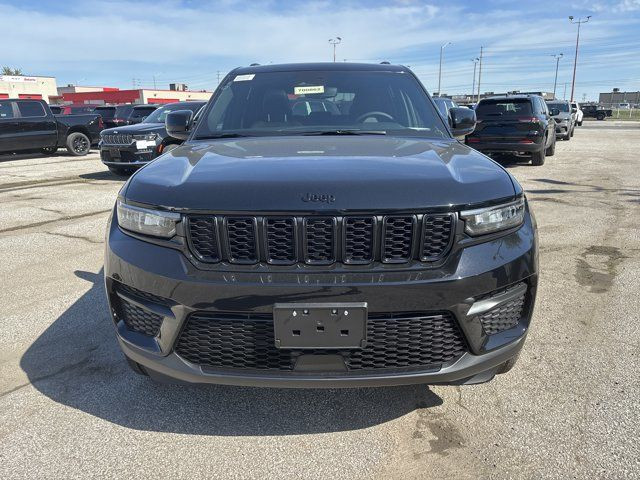 2025 Jeep Grand Cherokee Altitude in Cars & Trucks in Mississauga / Peel Region - Image 2