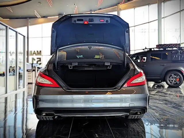 2017 Mercedes-Benz CLS-Class CLS550 4MATIC in Cars & Trucks in City of Montréal - Image 8