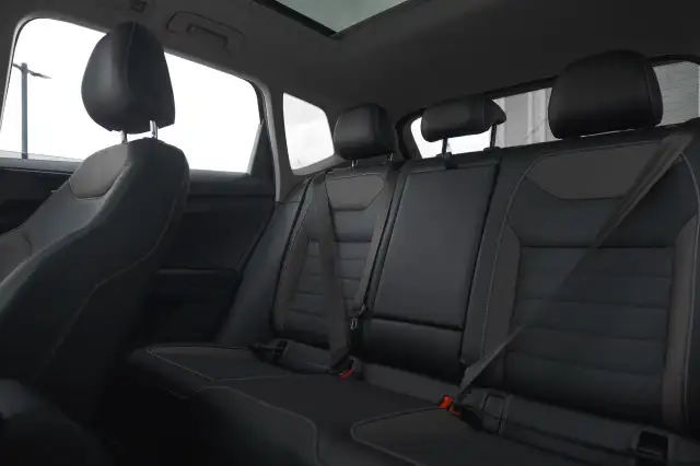 2023 Volkswagen Taos in Cars & Trucks in Delta/Surrey/Langley - Image 20