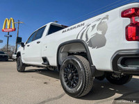 Z71 Off-Rad Package, Alaskan Snow Plow Package, Cruise Control, Back-Up Camera, Bluetooth Connection... (image 9)
