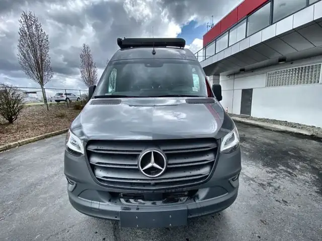 2025 Winnebago Revel Sport 44N in RVs & Motorhomes in Abbotsford - Image 5