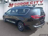 This Chrysler Pacifica boasts a Regular Unleaded V-6 3.6 L/220 engine powering this Automatic transm... (image 3)