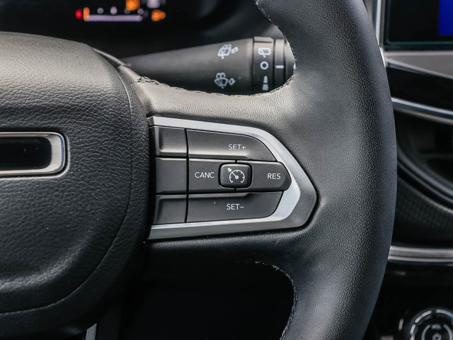 2025 Jeep Compass Altitude 4WD | Keyless Entry | Back-up Came... in Cars & Trucks in London - Image 4