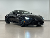 L'Aston Martin Vantage Coupe 2022 est une élégante et puissante voiture de sport à propulsion équipé... (image 1)