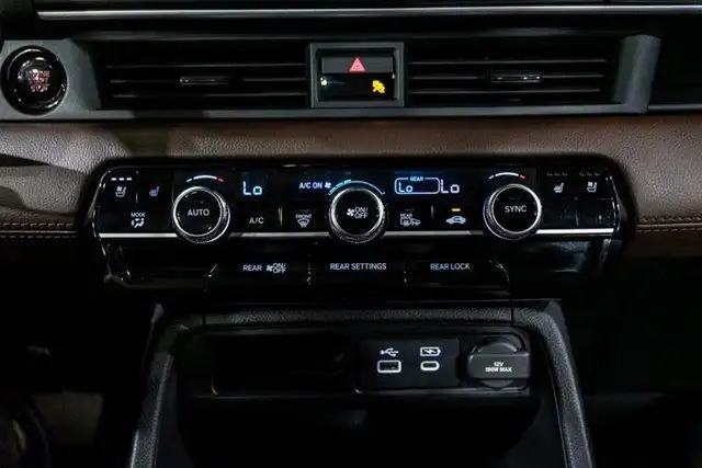 2023 Honda Pilot Touring AWD | Premium | Accès Confort in Cars & Trucks in City of Montréal - Image 17