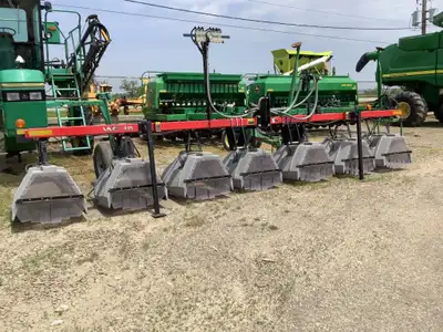 Willmar Fabrication Redball Hooded Sprayer KF915 New/Used : Used