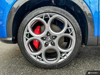 Leather Combination sports Electric Seats , Adaptive Cruise Control with Stop, Wireless charging pad... (image 6)