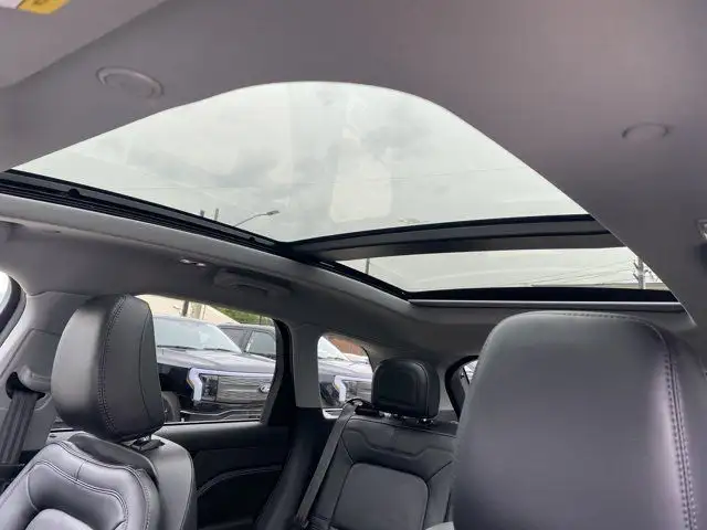2021 Lincoln Corsair Reserve | Panoramic Roof | Backup Cam in Cars & Trucks in Edmonton - Image 13