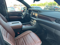 Recent Arrival! 2023 GMC Yukon 4D Sport Utility Denali Ultimate 4WD, 15" Diagonal Multi-Colour Head-... (image 4)
