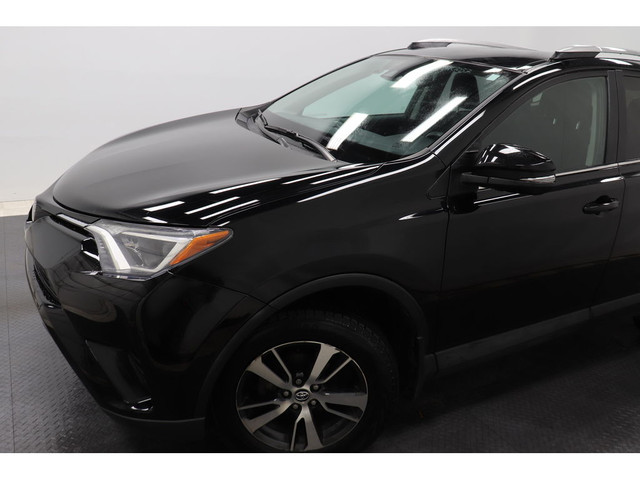 2018 Toyota RAV4 LE, AWD, MAGS, BLUETOOTH, CAMERA, CRUISE in Cars & Trucks in Longueuil / South Shore - Image 3