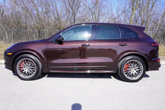  2016 Porsche Cayenne 1 OWNER /STUNNING COMBO /DEALR SERVICED/ C in Cars & Trucks in Mississauga / Peel Region