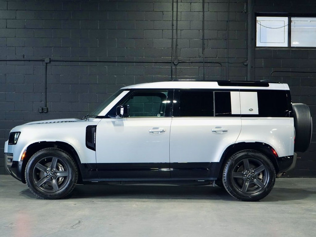 2022 Land Rover Defender 110 X-Dynamic SE/PANO/NAV/CAM/CARPLAY/M in Cars & Trucks in Mississauga / Peel Region - Image 4
