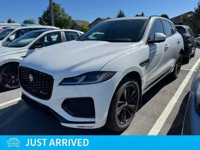 This Jaguar F-PACE boasts a Intercooled Turbo Premium Unleaded I-4 2.0 L/122 engine powering this Au...