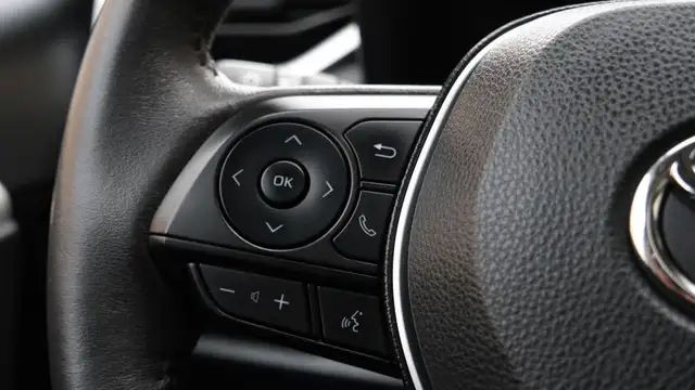 2021 Toyota RAV4 XLE | SUNROOF | ROOF RACK in Cars & Trucks in Mississauga / Peel Region - Image 17
