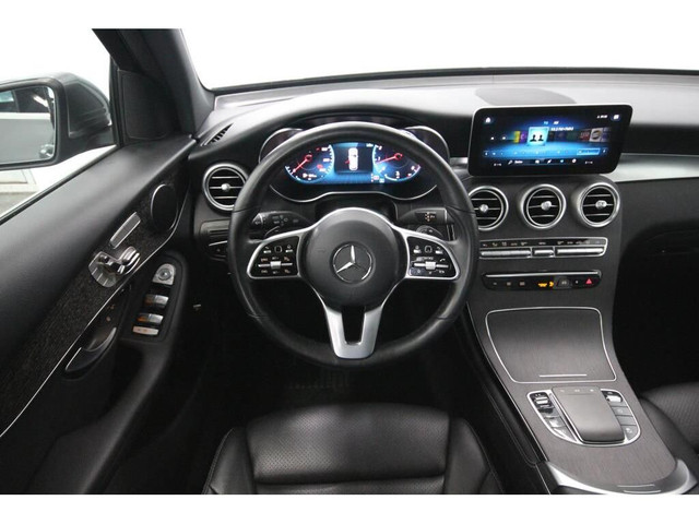 2020 Mercedes-Benz GLC 4 MATIC in Cars & Trucks in Lévis - Image 3