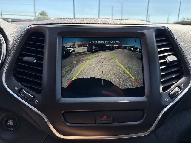 2022 Jeep Cherokee TRAILHAWK**3.2L**V6**4X4**8.4 in Cars & Trucks in Mississauga / Peel Region - Image 21