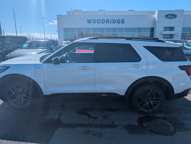 2025 Ford Explorer ST-Line 2.3L, LEATHER HEATED MASSAGE SEATS... in Cars & Trucks in Calgary - Image 2