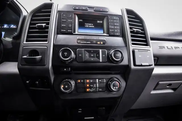 2017 Ford F-550 Super Duty DRW XL - Power Windows in Cars & Trucks in Ottawa - Image 19