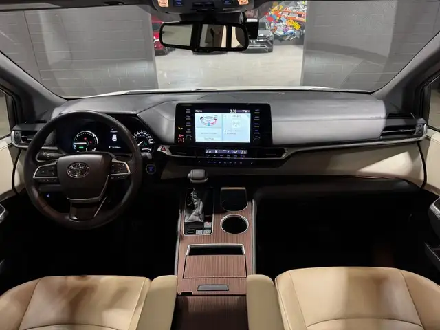 2021 Toyota Sienna XLE HYBRID 8-PASSENGER in Cars & Trucks in Mississauga / Peel Region - Image 14