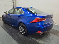 Highlighted Vehicle Features: AIR CONDITIONING, SIMULATED LEATHER, ADJUSTABLE STEERING WHEEL, 2 SET... (image 4)
