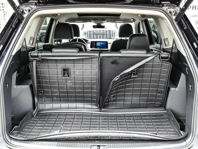 2024 Volkswagen Atlas 2.0 TSI Execline One Owner, No Accident... in Cars & Trucks in Oakville / Halton Region - Image 13