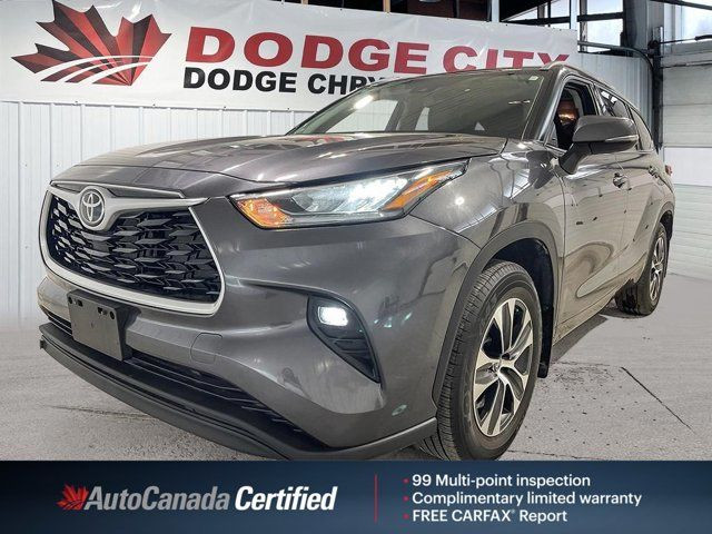 2022 Toyota Highlander XLE in Cars & Trucks in Saskatoon