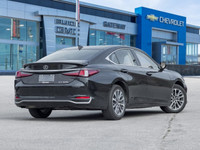 Presenting the 2025 Lexus ES 300h, a masterful blend of elegance and efficiency. This sedan captivat... (image 4)