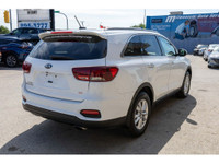 BEAUTIFUL 2019 KIA SORENTO! - Push Button Start - Heated Seats - Heated Steering Wheel - Apple CarPl... (image 9)