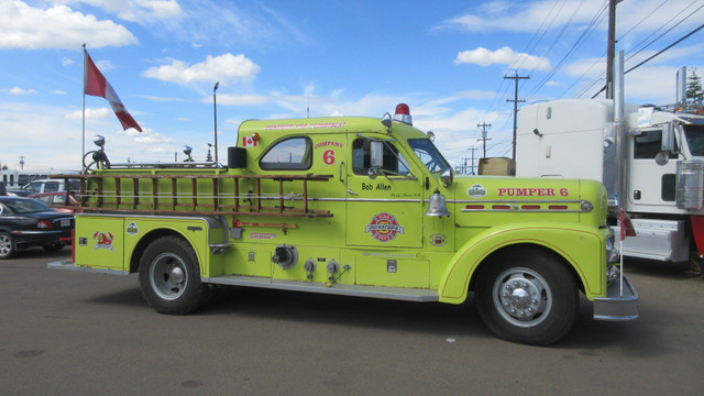 1954 SEAGRAVE PUMPER FIRE TRUCK in Cars & Trucks in Edmonton - Image 4