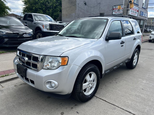 2012 Ford Escape 4WD 4dr XLT in Cars & Trucks in Hamilton - Image 2