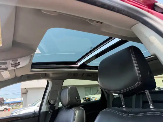 2012 Cadillac SRX Luxury / BRAND NEW HEADLIGHTS / BRAND NEW TIR in Cars & Trucks in Ottawa - Image 14
