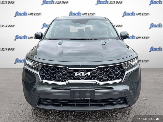 2022 Kia Sorento 2.5L LX+ 7 PASSENGER | ALL WHEEL DRIVE | HEA... in Cars & Trucks in London - Image 3