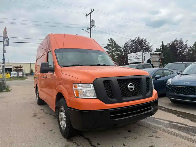 2014 Nissan NV 2500 HD S, High Roof Commercial Van, Shelving, Pa dans Autos et camions dans Ville d’Edmonton - Image 4