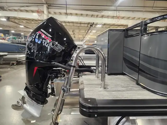 2025 Avalon Pontoons Venture 85 Rear Fish 23 FT in Powerboats & Motorboats in Saskatoon - Image 6
