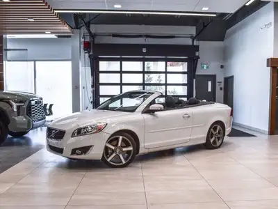 IMMACULATE | LOW LOW KMS | GARAGE KEPT | VERY RARE FIND Engine: Turbocharged Gas I5 2.5L/154 Other E...