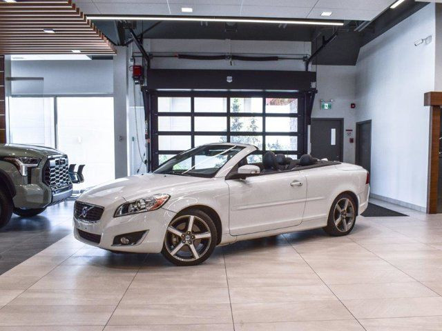 2013 Volvo C70 T5 Convertible in Cars & Trucks in Calgary