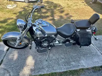 APPLY NOW: https://www.ridecollective.ca/get-pre-approved The 2009 YAMAHA V STAR 650 is a mid-size c...