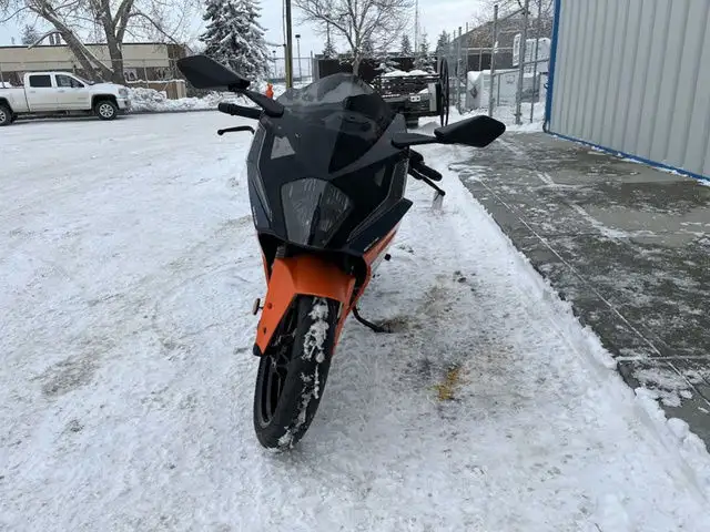 2024 KTM RC 390 in Street, Cruisers & Choppers in Calgary - Image 4
