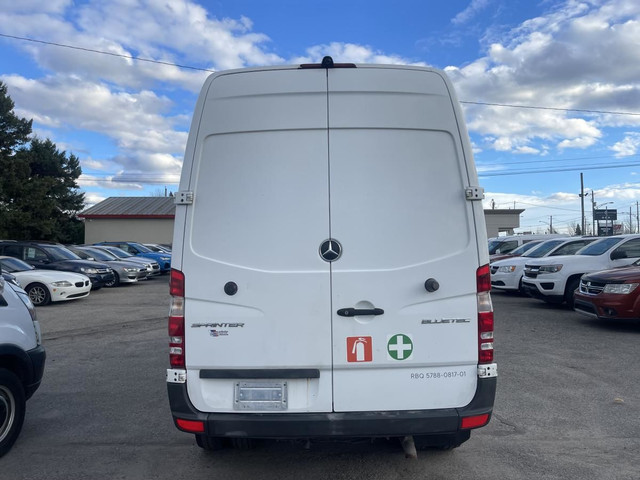 Mercedes-Benz Sprinter Cargo Vans 3500 V6 PA 144 po 2016 à vendr in Cars & Trucks in Laval / North Shore - Image 4