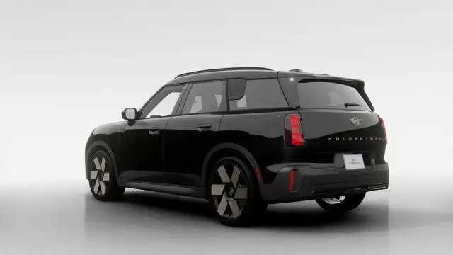2025 MINI Countryman SE | Premier | Style Favoris | Att in Cars & Trucks in City of Montréal - Image 3