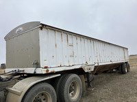 1972 Fruehauf 40 Ft T/A Grain Trailer