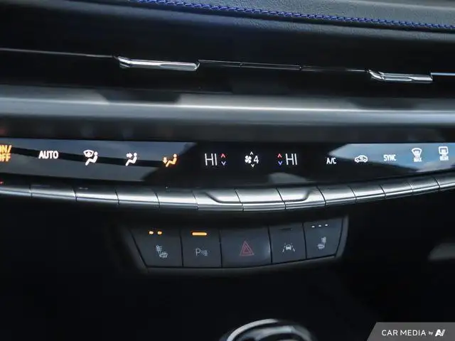 2024 Cadillac XT4 AWD | Sport | Dual Panel Sunroof in Cars & Trucks in Oshawa / Durham Region - Image 17