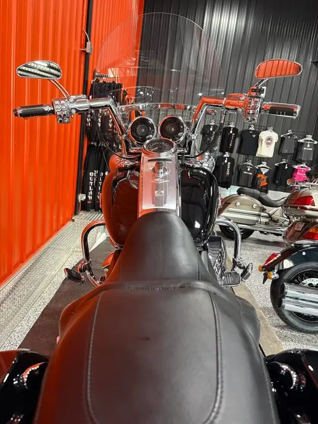 2019 Harley-Davidson Road King in Street, Cruisers & Choppers in Moncton - Image 9