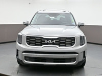 One owner just traded and fully KIA Certified this Telluride SX features a complete power convenienc... (image 1)