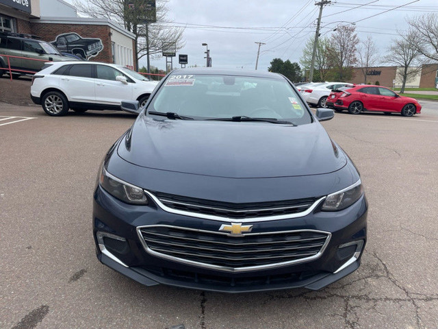 2017 Chevrolet Malibu LT - Leather Seats in Cars & Trucks in Moncton - Image 2